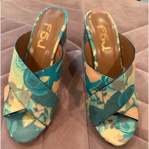 Printed green yellow sandals